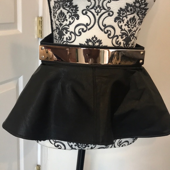 BRAND NEW Outfit Accesory - Picture 1 of 5